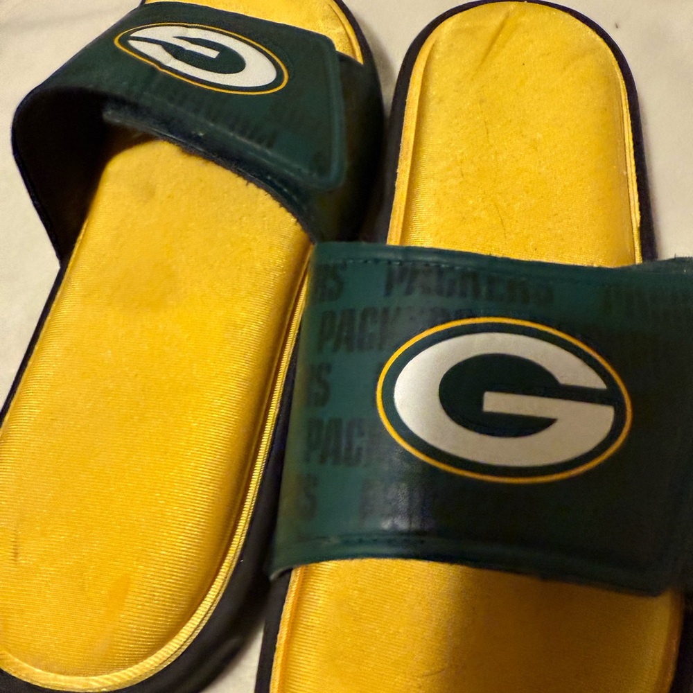 Size 11-12 greenbay sandals